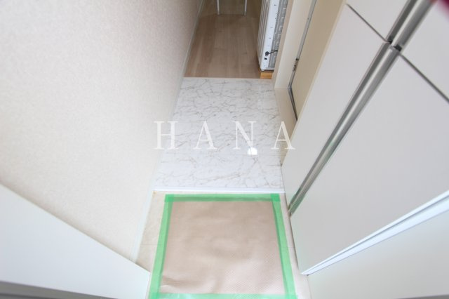 ユナイト 鶴見ローレンスカークのエントランス