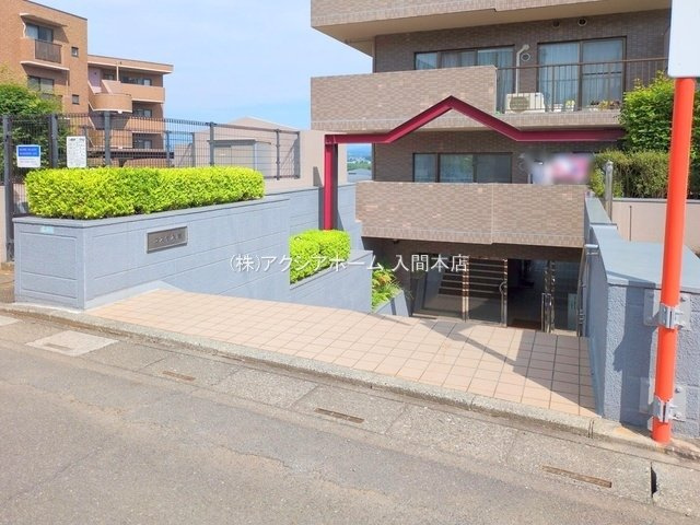 コスモ入間のエントランス