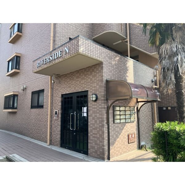 リバーサイドＮのエントランス