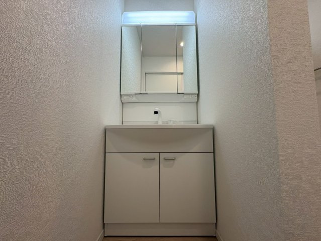 ♥♥糸満市座波第2-2号棟（全4棟）の独立洗面台|いつでも内覧可能です