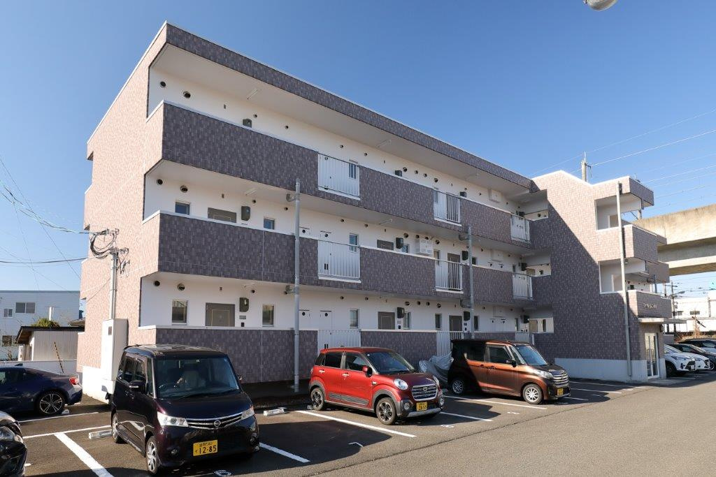 ロイヤルヒルズ南仙北の外観