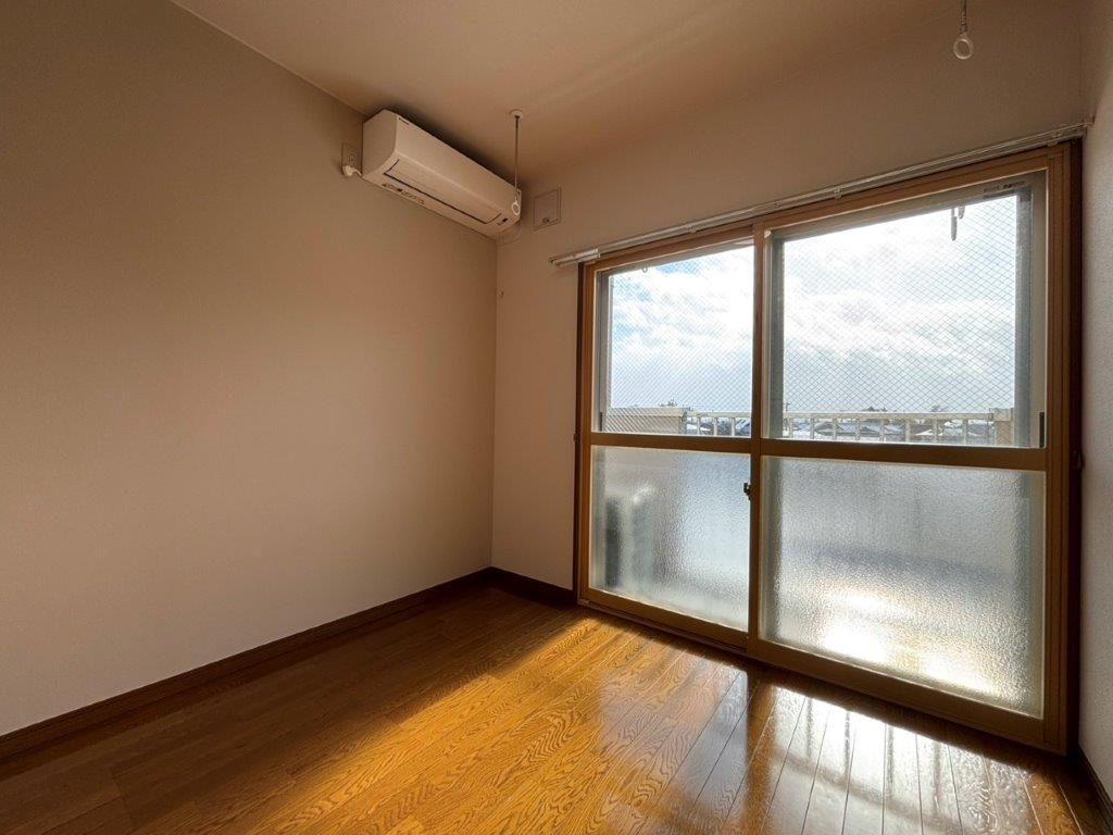 ロイヤルヒルズ南仙北の居間・リビング