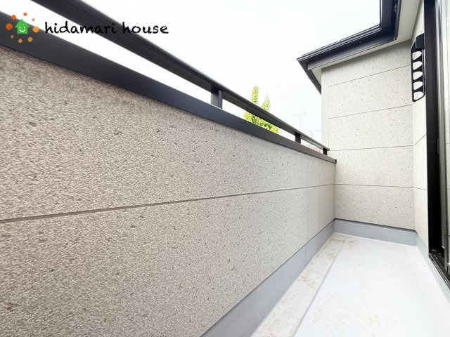 上尾市浅間台4丁目　新築戸建　01のバルコニー