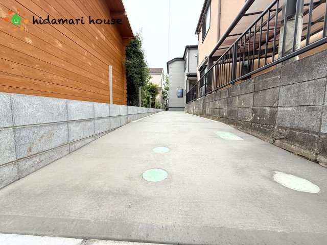 上尾市浅間台4丁目　新築戸建　01の駐車場