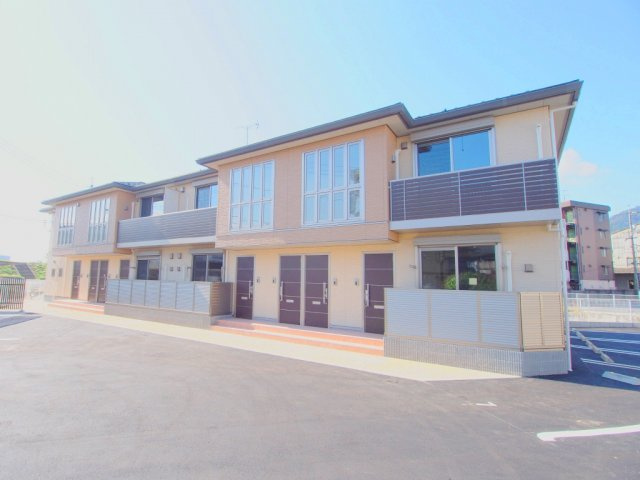 サリアンコート川田