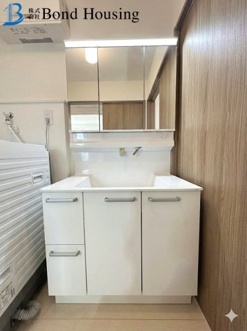 JR土山駅徒歩8分　魚住町清水　築2年の独立洗面台