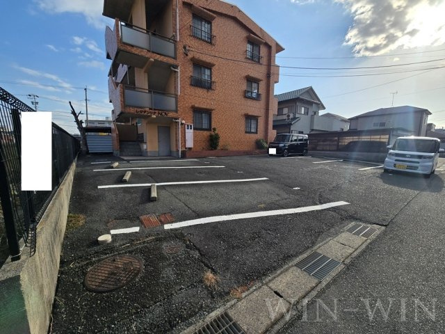 レジデンシアNOVの駐車場