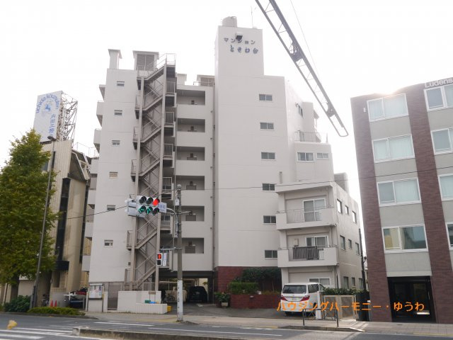 【外観】 | マンションときわ台 | モダンでスタイリッシュな印象を与えるホワイトを基調とした外観。