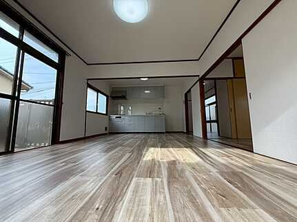 安佐南区長束1丁目の居間・リビング