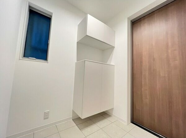 豊明市沓掛レントハウスの玄関