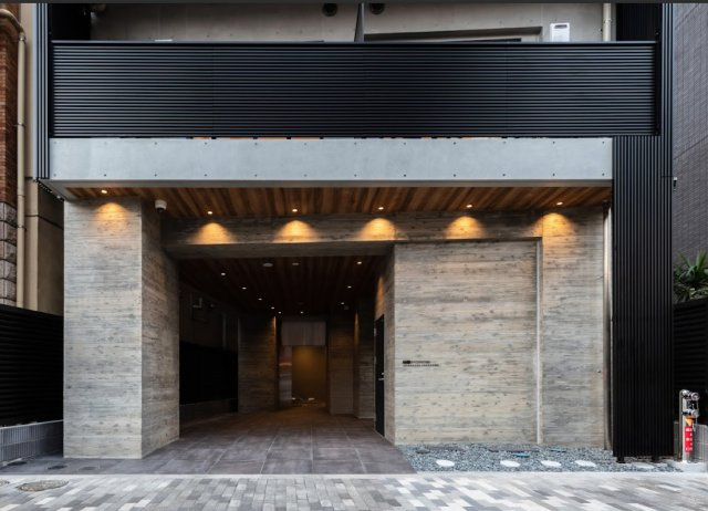 SYFORME SHIROKANE-TAKANAWAのエントランス|ゆとりのあるエントランスです