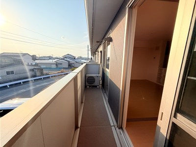 レスペートB棟のバルコニー