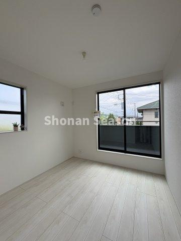 【洋室】 | フローリングは、汚れをさっと拭くことができお手入れ簡単◎