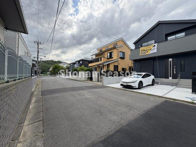 【前面道路含む現地写真】 | 「フラット35S」利用可能です。
住宅ローンのご相談などもお気軽にしてくださいね！