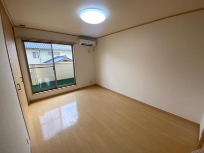 【洋室】 | ツインメゾネット出雲