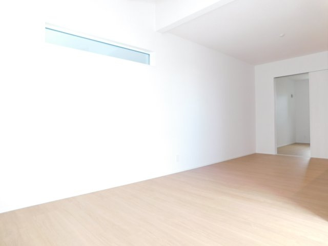 名古屋市南区星崎１丁目の新築一戸建の居間・リビング|◇リビング◇　　南面で明るいリビング１６．７帖　隣の洋室と続き間で２１．７帖の広々空間になります♪