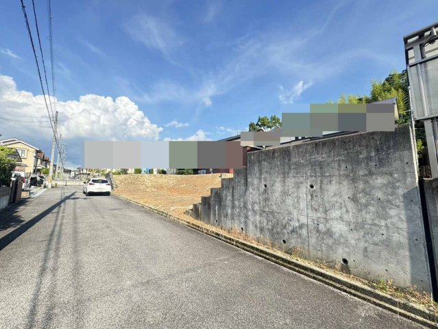 京地4丁目新築一戸建の前面道路含む現地写真