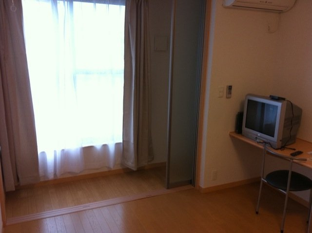 apartment ニ