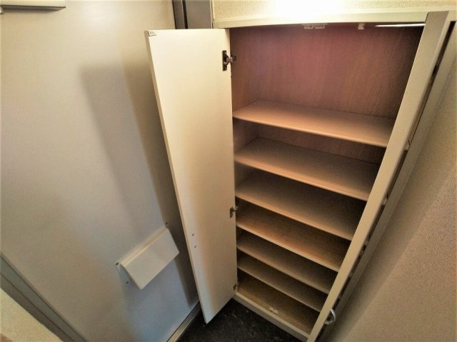 シューズボックス