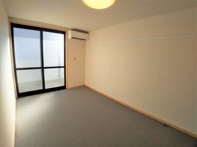 ゆったり過ごせるリビングです