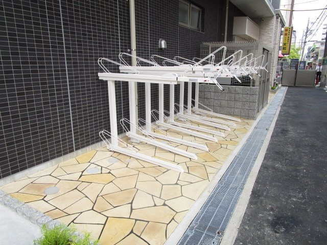 クリントブライアントの駐車場