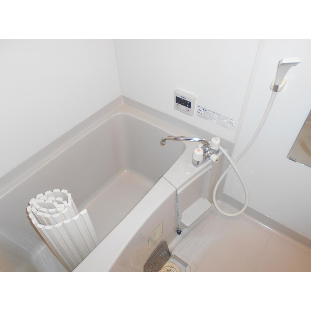 コンパクトで使いやすいお風呂です
