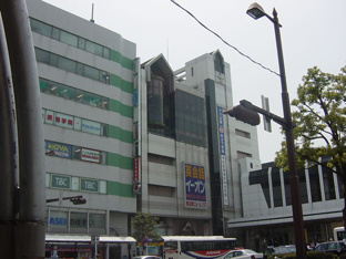 ＡＺアズ（駅ビル）まで1,280ｍ