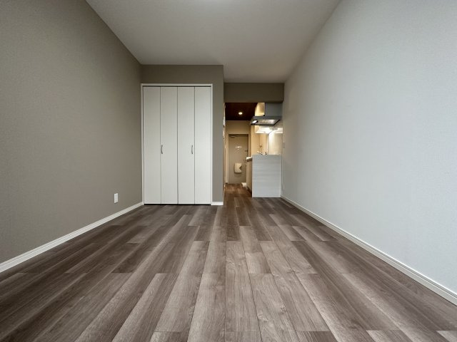 川崎市麻生区白鳥３丁目のアパートの居間・リビング