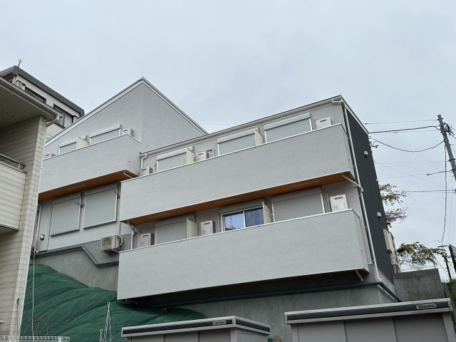 川崎市麻生区白鳥３丁目のアパートの外観