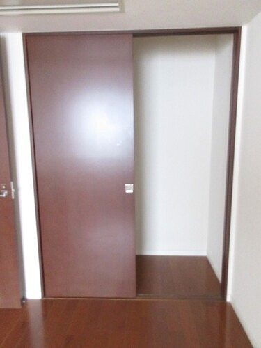 みなとみらいミッドスクエア　ザ・タワーレジデンスの収納|ウォークインクロゼット　※2023年10月撮影