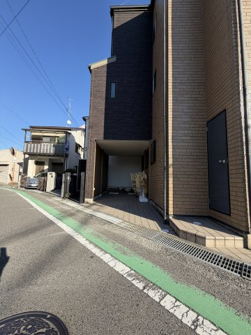 武庫町2丁目　リフォーム済み中古戸建の前面道路含む現地写真