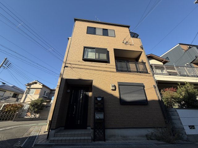 武庫町2丁目　リフォーム済み中古戸建の前面道路含む現地写真