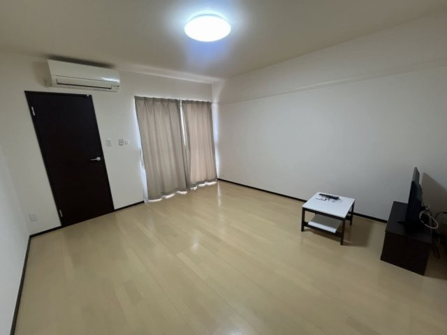 ゆったり過ごせる居間です