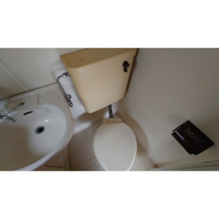 落ち着いた色調のトイレです