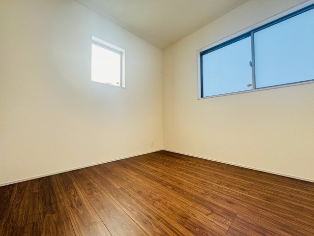 ■■うるま市与那城屋慶名－3号棟（全3棟）の洋室|ゆったりした洋室です