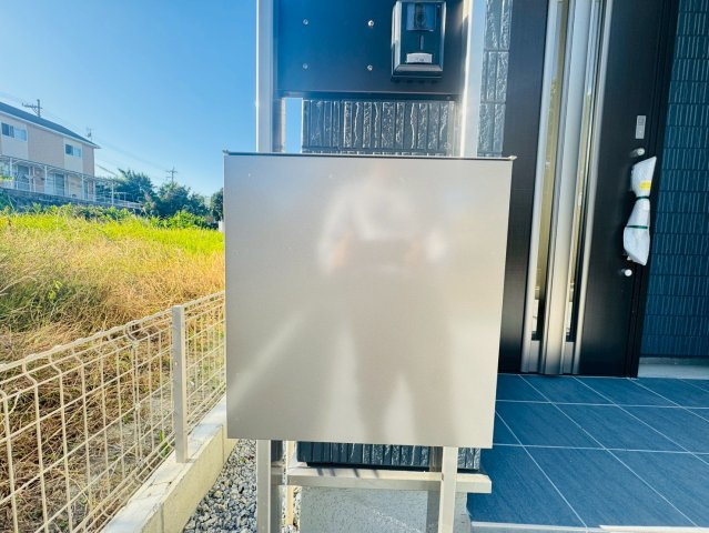 ■■うるま市与那城屋慶名－3号棟（全3棟）のエントランス