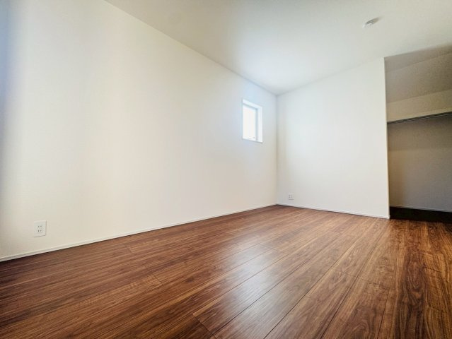 ■■うるま市与那城屋慶名－3号棟（全3棟）の洋室|使い勝手のいい洋室です