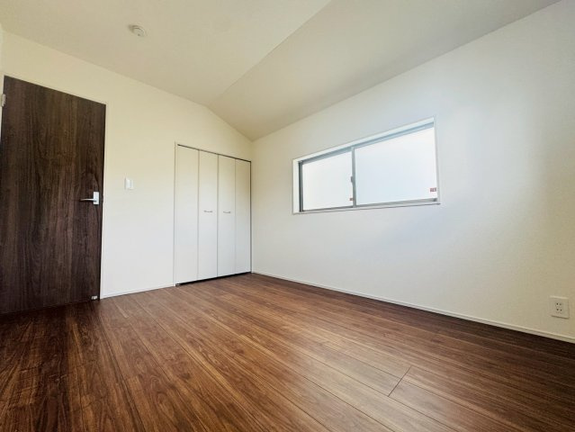 ■■うるま市与那城屋慶名－3号棟（全3棟）の洋室|広々とした洋室です