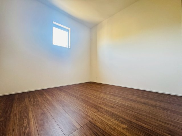 ■■うるま市与那城屋慶名－3号棟（全3棟）の洋室|ゆったりした洋室です