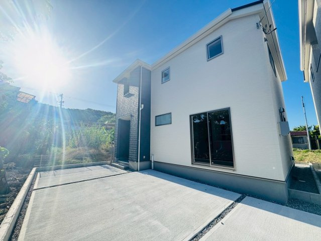 ■■うるま市与那城屋慶名－3号棟（全3棟）の駐車場|車をお持ちの方に嬉しい駐車場付きの物件です