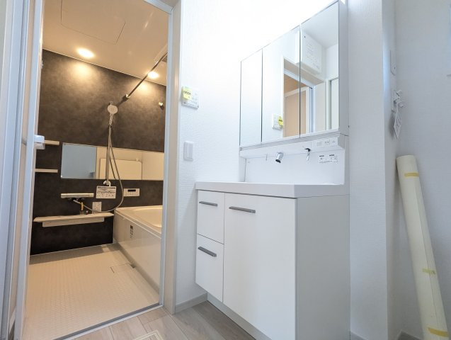 水戸市河和田12期の独立洗面台|ゆったりとした洗面スペース！一日を始める朝も素顔に戻る夜も気持ちのいい洗面室から～！