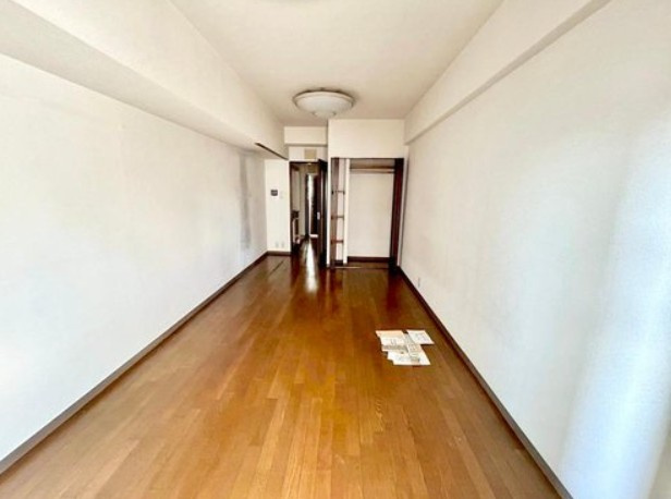 【洋室】 | 朝日シティパリオ板橋本町 | 暖かいひだまりを全身で感じ取れる室内。