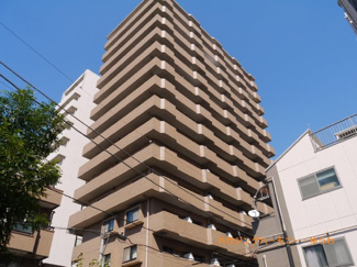 【外観】 | 穏やかな風と陽光を導き、プライバシーに配慮された設計プランを採用し、居住性を一段と心地よいものにしています。