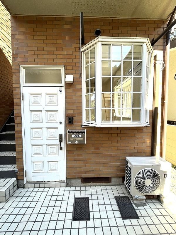 ローズアパート(Q-057)のエントランス