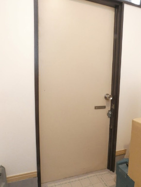 ココベル三軒茶屋　角部屋　南面リビング　宅配BOX　カウンターキッチンの玄関