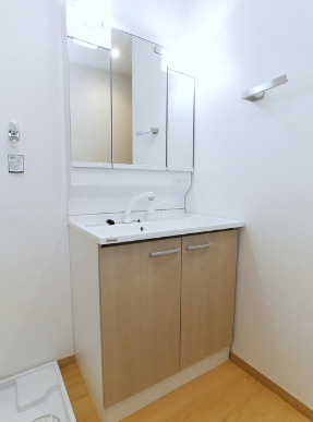 ココベル三軒茶屋　角部屋　南面リビング　宅配BOX　カウンターキッチンの洗面所