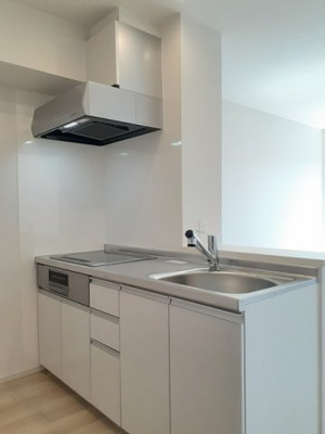 【キッチン】 | 綿屋Ⅶ | コンパクトなキッチンで掃除もラクラク