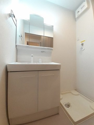 【洗面所】 | 綿屋Ⅶ | ゆったりとスペースのある洗面所