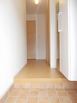 【玄関】 | グランデュオＢ | 収納もある玄関です