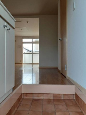 【玄関】 | 朝日コーポⅠ | 明るい玄関です